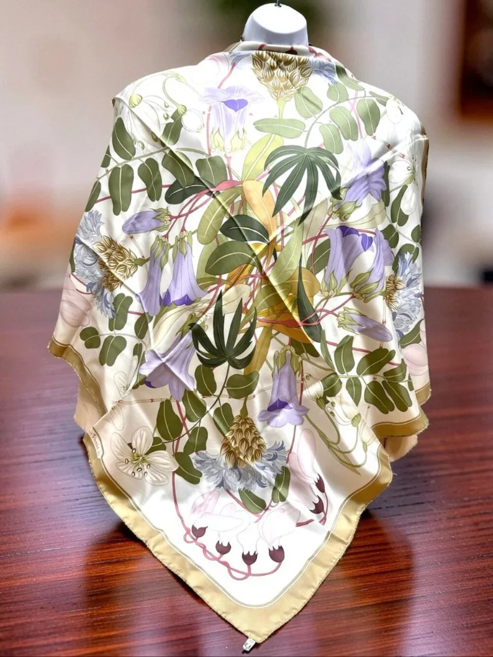 Hermes Paris  Silk  34"Flora Graeca Floral Scarf Pastel Ivery Green Purple (25) - Picture 5 of 16